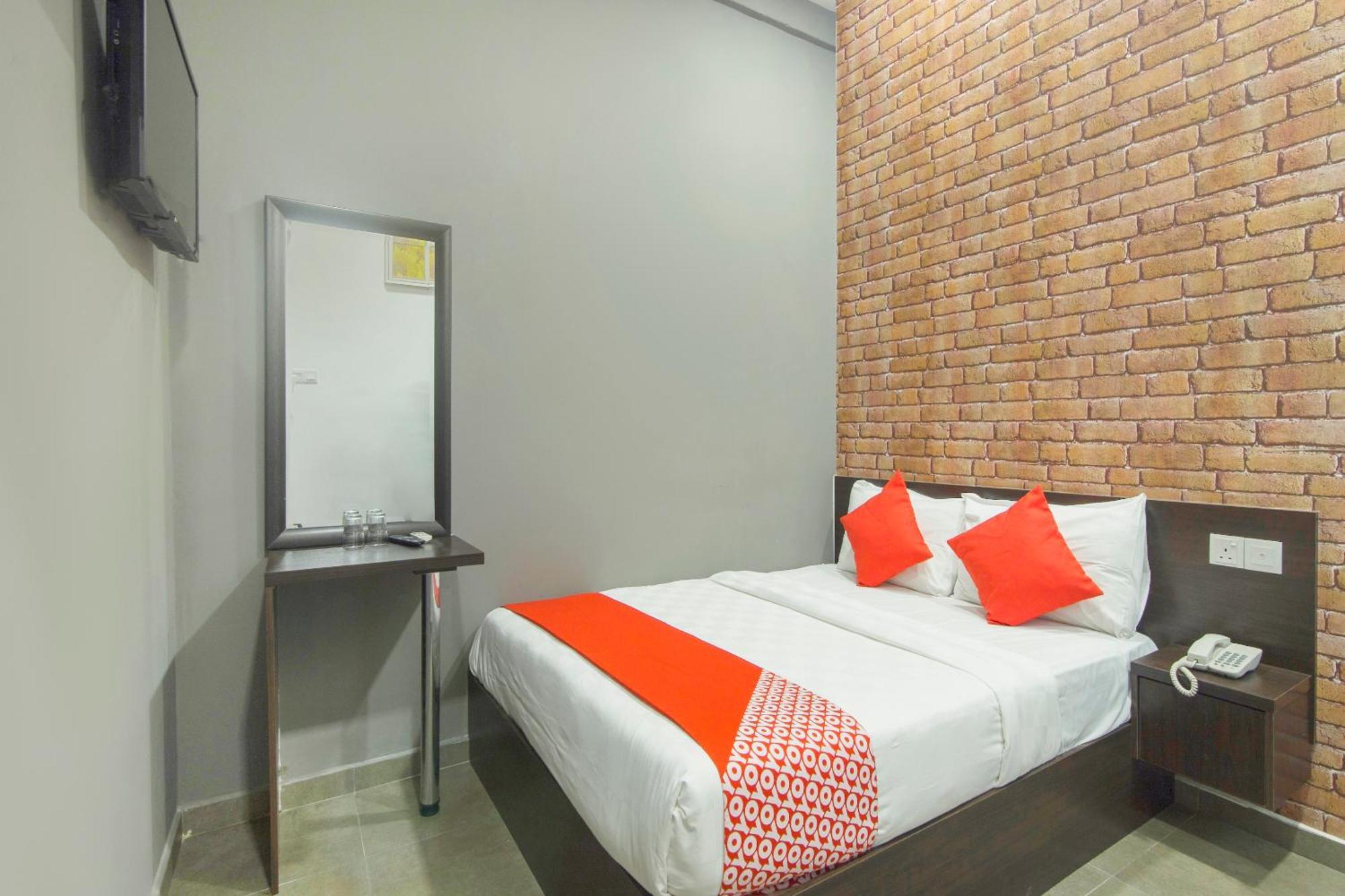 Oyo 876 Hotel Sanctuary Петалінг-Джая Екстер'єр фото